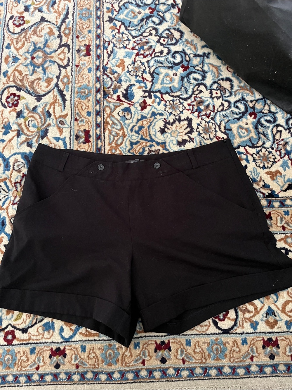 Daisy Fuentes Black High-Waist Dressy Shorts